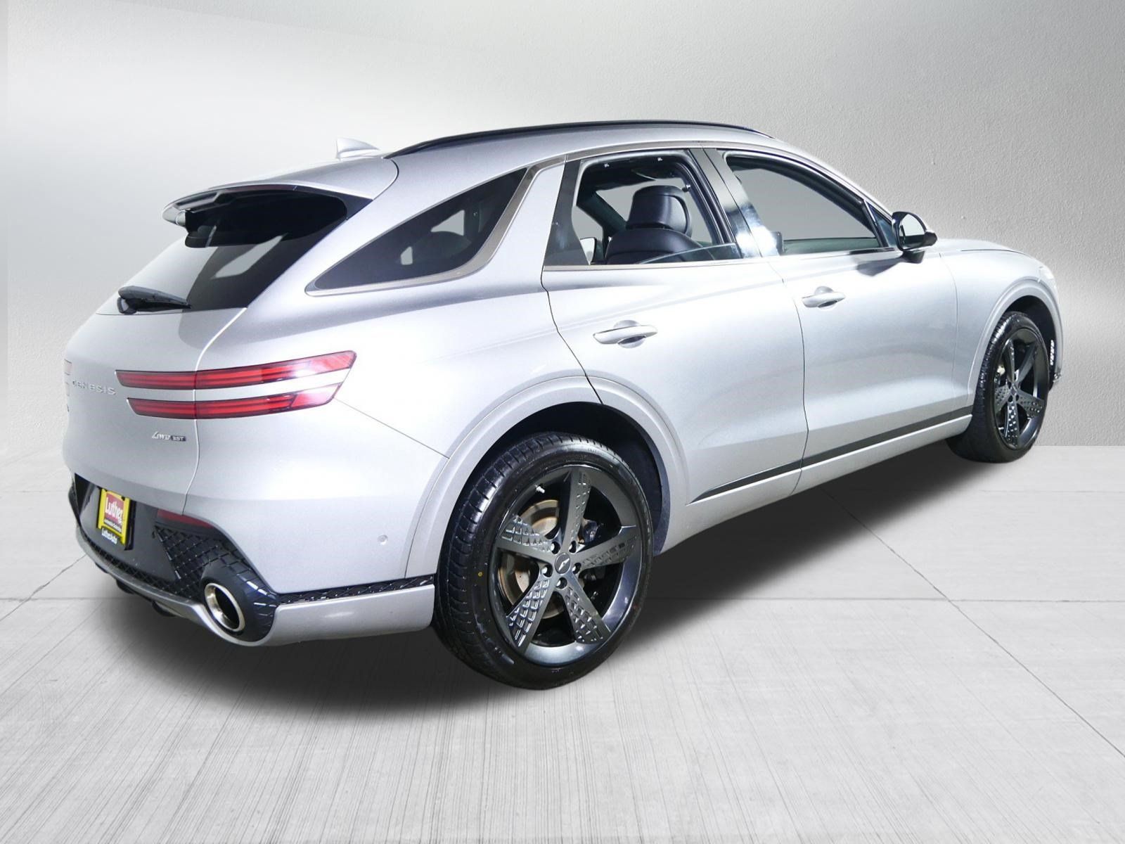 Used 2023 Genesis GV70 3.5T Sport w/ Sport Prestige Package AWD/4WD image 7