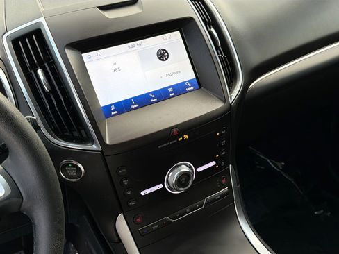 Used 2020 Ford Edge Titanium image 27