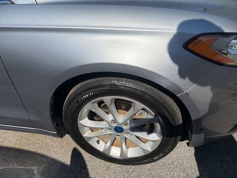 Used 2020 Ford Fusion SE FWD image 7