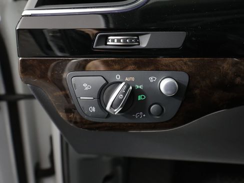 Used 2018 Audi Q7 3.0T Prestige w/ Prestige Package image 34