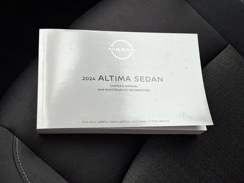 Used 2024 Nissan Altima 2.5 SV w/ SV Premium Package image 25
