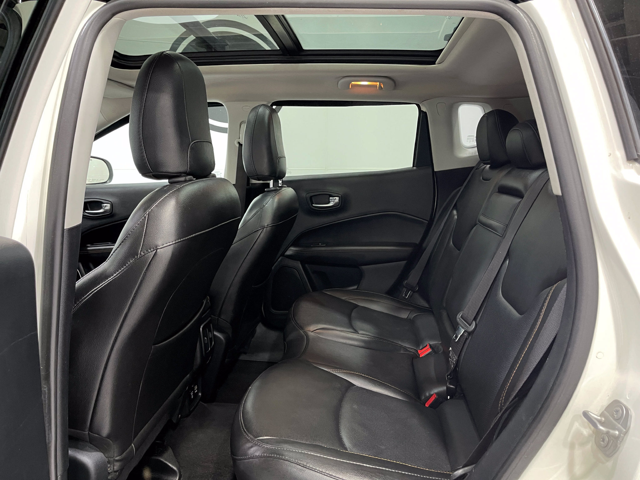 Used 2019 Jeep Compass Limited AWD/4WD image 30