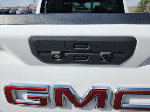 Certified 2022 GMC Sierra 1500 SLT image 13