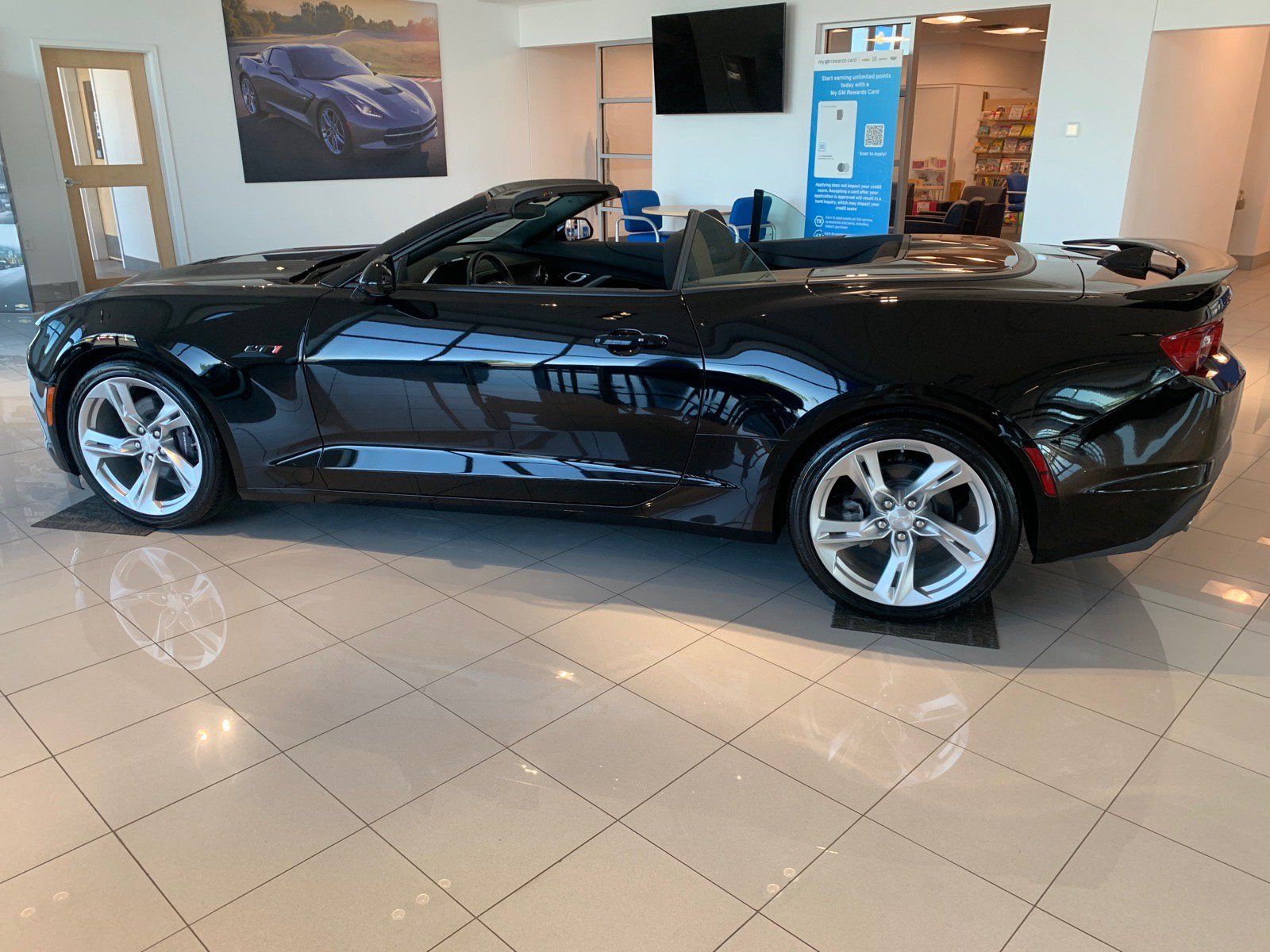 Used 2023 Chevrolet Camaro LT w/ Technology Package RWD image 1