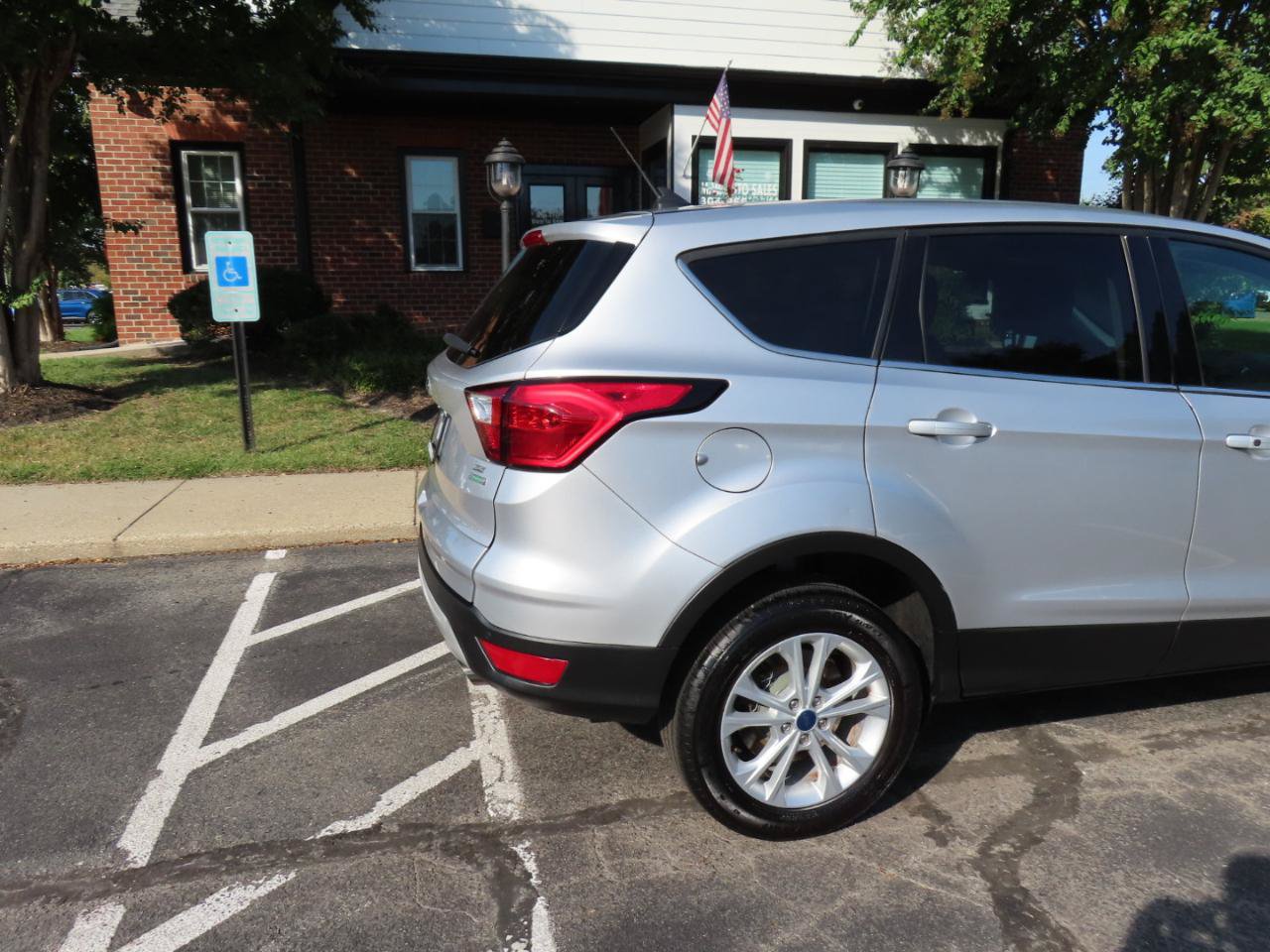 Used 2019 Ford Escape SE FWD image 7