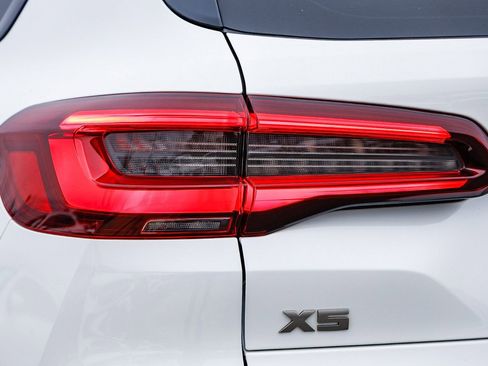 Used 2020 BMW X5 M50i w/ Executive Package image 8