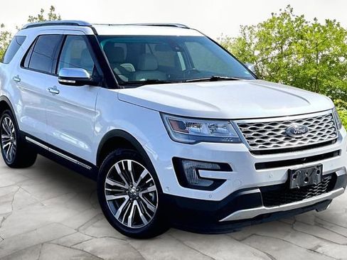 Used 2016 Ford Explorer Platinum image 10