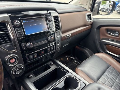Used 2018 Nissan Titan Platinum Reserve w/ Platinum Utility Package AWD/4WD image 19
