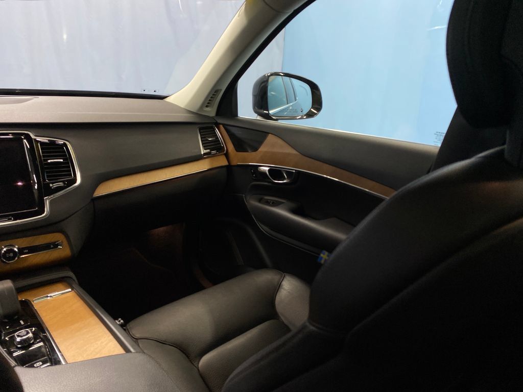 Used 2022 Volvo XC90 T8 Inscription Expression w/ Advanced Package AWD/4WD image 28