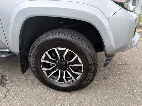 Used 2023 Toyota Tacoma TRD Sport AWD/4WD image 4