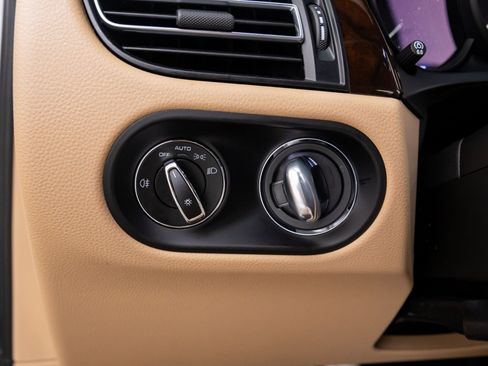 Certified 2025 Porsche Macan image 19