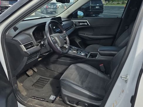 Used 2023 Mitsubishi Outlander SE AWD/4WD image 5