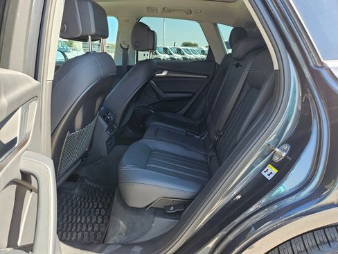 Used 2023 Audi Q5 Premium w/ Convenience Package image 14