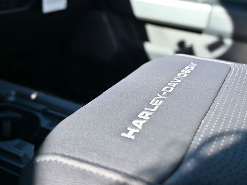 New 2026 Ford F250 Lariat w/ Black Appearance Package image 24