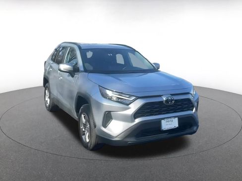 Used 2025 Toyota RAV4 XLE image 3