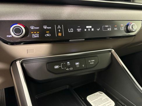 New 2026 Kia Carnival SX image 32