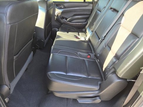 Used 2020 Chevrolet Suburban LT image 16