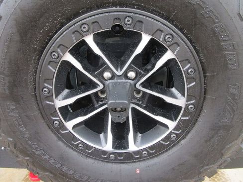 Used 2024 Jeep Wrangler Unlimited Rubicon image 12