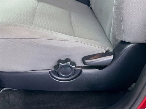 Used 2018 Toyota Tacoma SR image 17