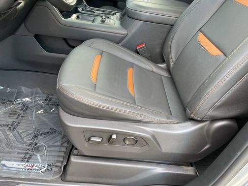 Used 2024 GMC Sierra 2500 AT4 w/ AT4 Premium Plus Package image 9