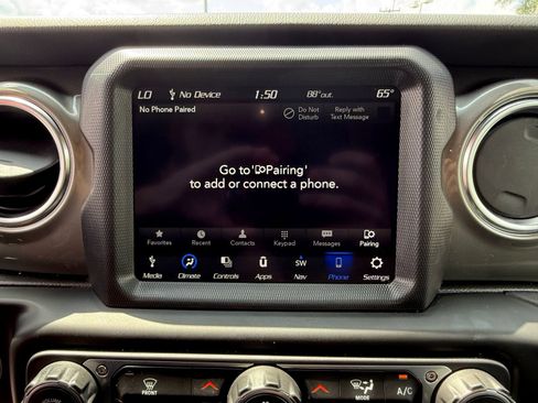 Used 2023 Jeep Gladiator Overland image 11