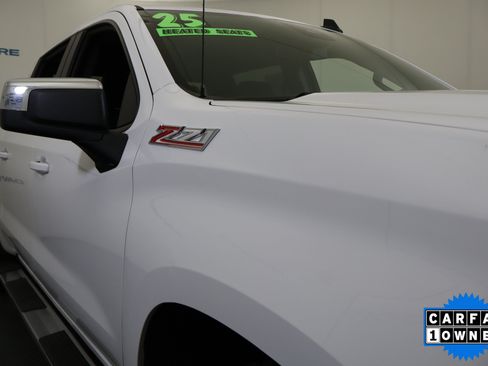 Used 2025 Chevrolet Silverado 1500 LT AWD/4WD image 4