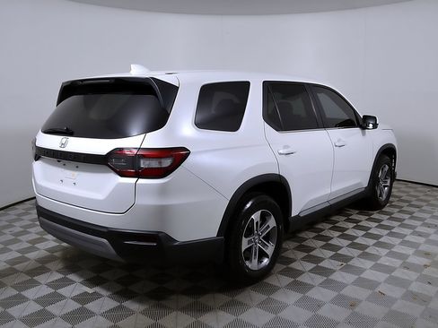 Used 2025 Honda Pilot EX-L image 7