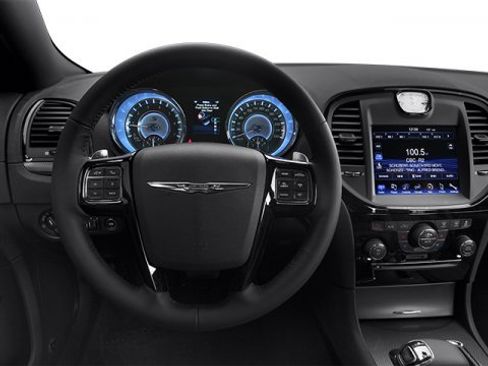 Used 2014 Chrysler 300 S image 9
