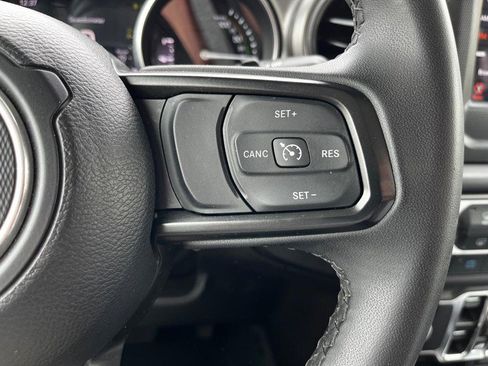 Used 2023 Jeep Wrangler Unlimited image 17