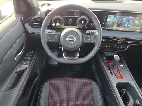 New 2026 Nissan Kicks SR w/ Cold Weather Package image 8