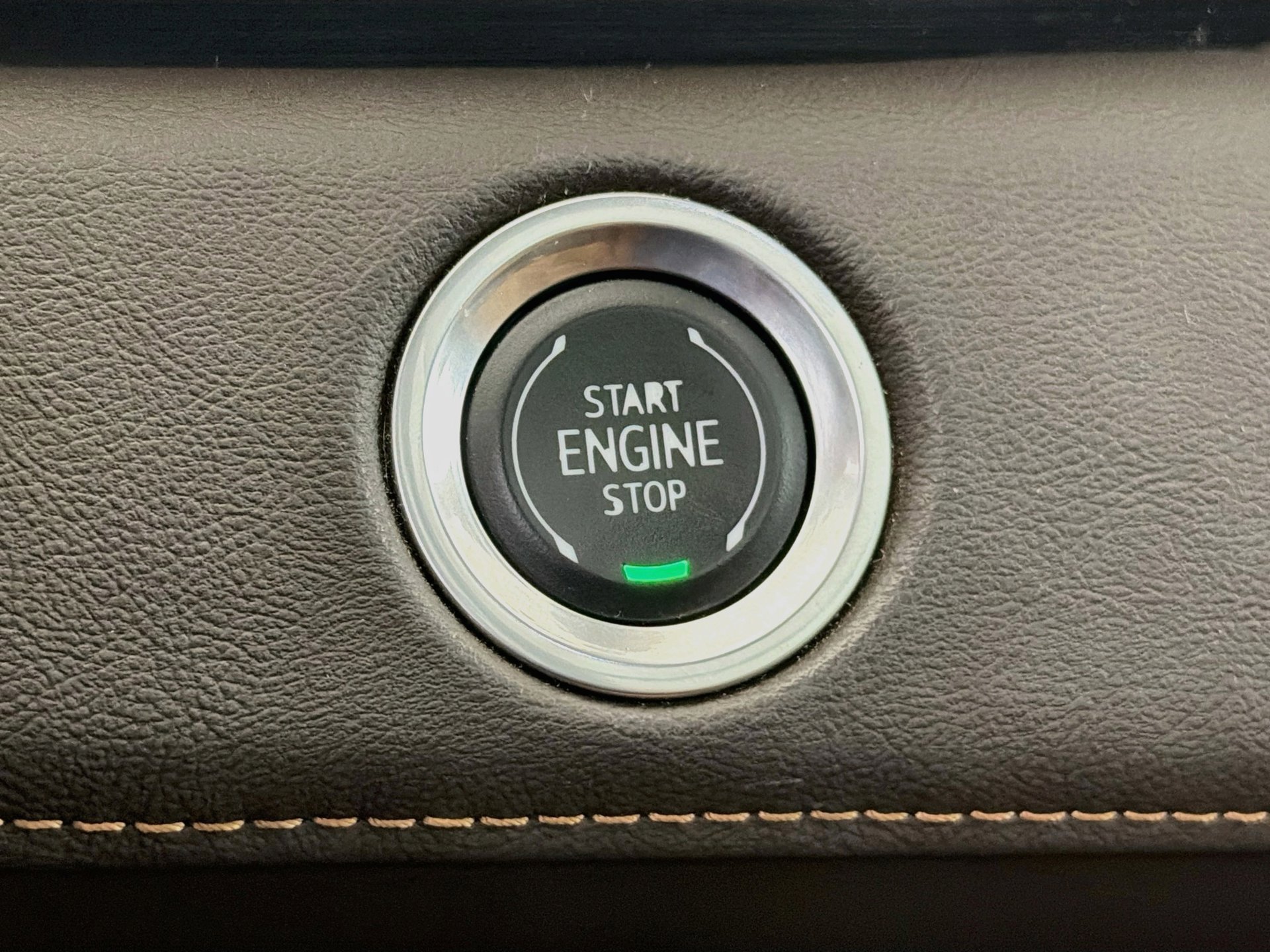Used 2024 Cadillac Escalade ESV Sport w/ LPO, ONYX Package AWD/4WD image 35