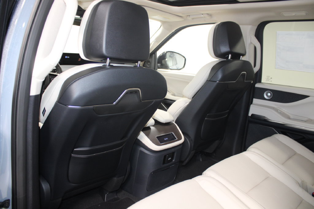 New 2027 Lincoln Navigator Reserve AWD/4WD image 27