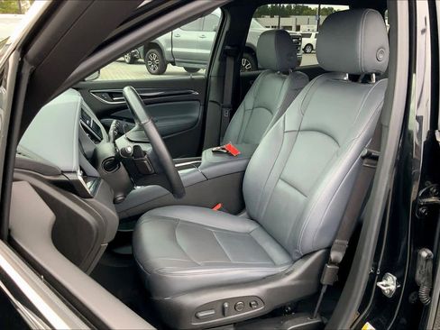 Used 2023 Buick Enclave Premium w/ Experience Buick Package image 7