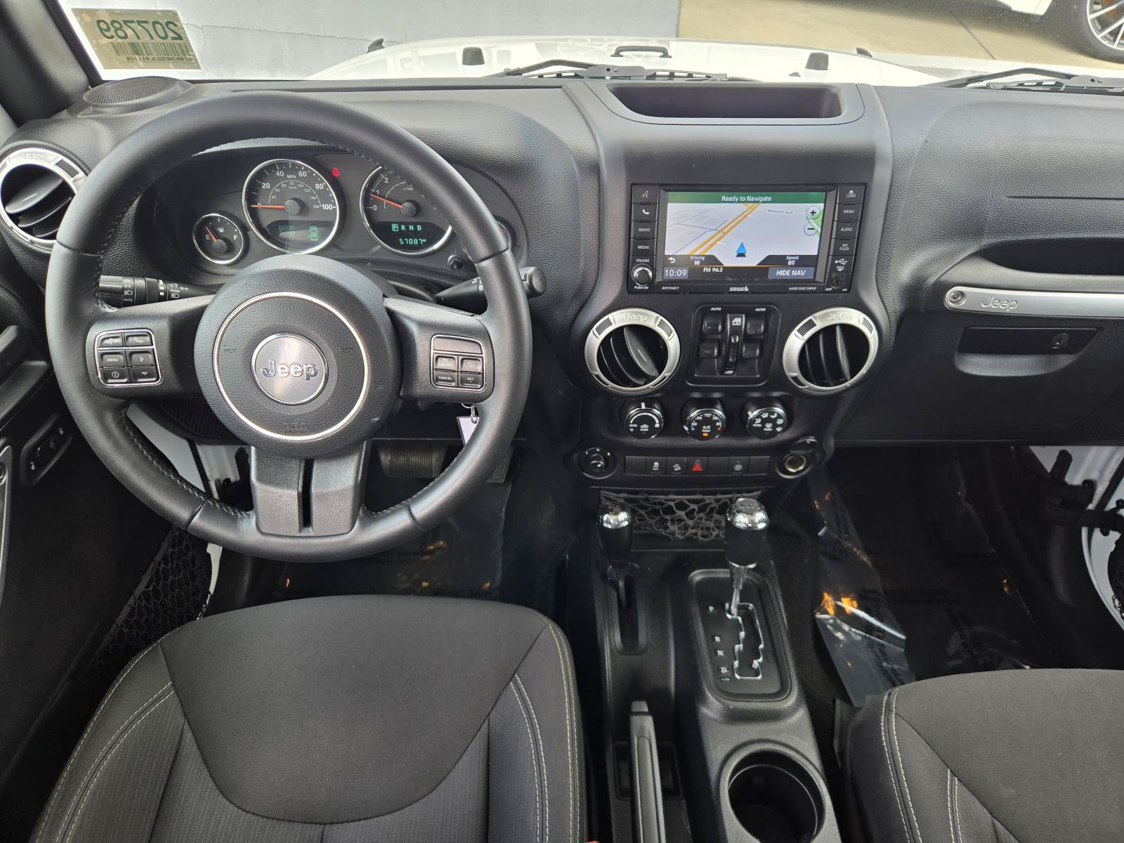 Used 2018 Jeep Wrangler Unlimited Sahara w/ Connectivity Group AWD/4WD image 6