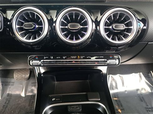 Used 2022 Mercedes-Benz A 220 image 21