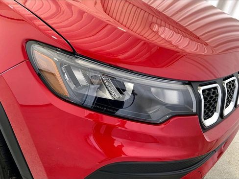 Used 2023 Jeep Compass Sport image 28