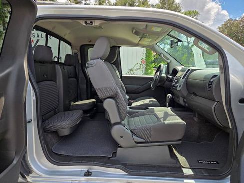 Used 2014 Nissan Frontier SV w/ SV Value Truck Package image 34