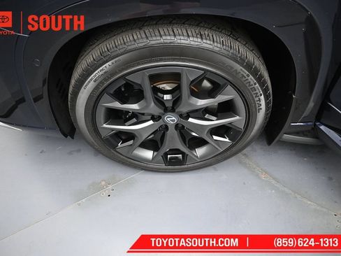 Used 2026 Lexus TX 500h AWD w/ Technology Package image 42