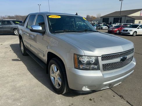 Used 2010 Chevrolet Avalanche LT w/ Regional Value Package image 3