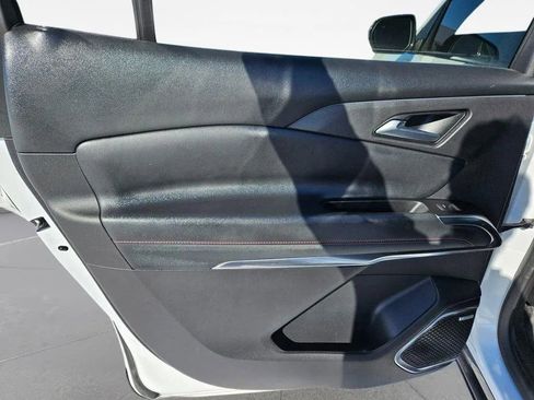 Used 2024 Chevrolet Traverse RS image 25