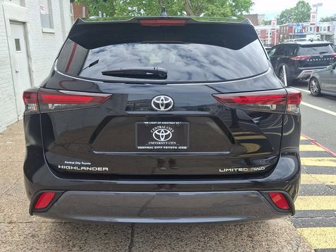 Used 2026 Toyota Highlander Limited AWD/4WD image 5