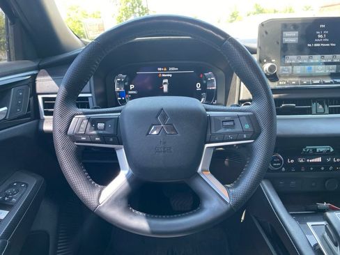 Used 2023 Mitsubishi Outlander SEL FWD image 10