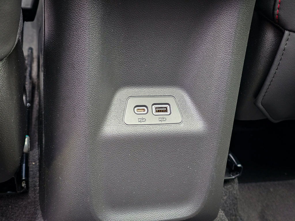 Used 2023 Buick Envision Essence w/ Sport Touring Package AWD/4WD image 35
