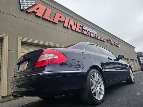 Used 2009 Mercedes-Benz CLK 350 Coupe w/ Premium I Pkg image 4