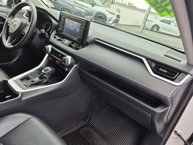 Used 2022 Toyota RAV4 XLE Premium AWD/4WD image 6