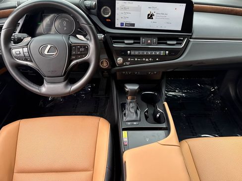 Certified 2025 Lexus ES 300h w/ Premium Package FWD image 27