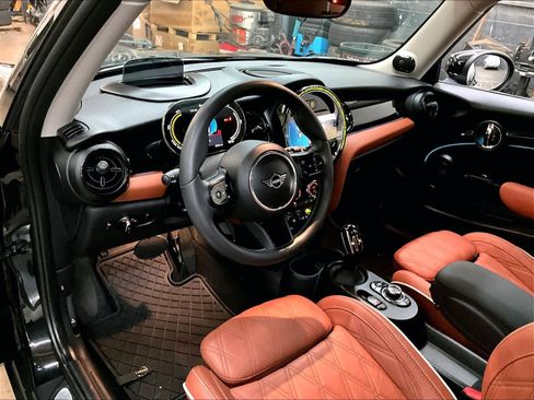 Used 2024 MINI Cooper SE image 17