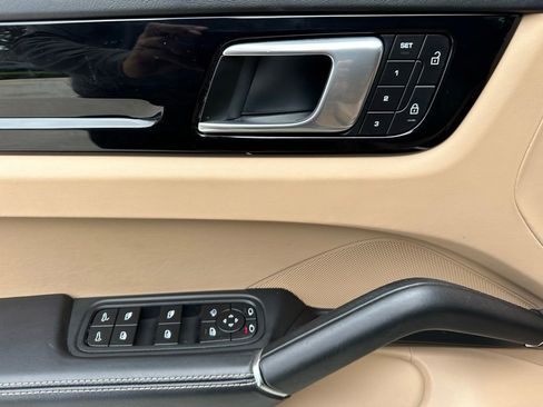 Certified 2023 Porsche Cayenne S AWD/4WD image 17