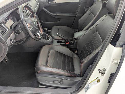 Used 2013 Volkswagen Jetta GLI Autobahn image 4