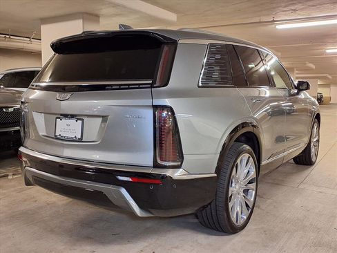 New 2026 Cadillac Vistiq Premium Luxury image 8